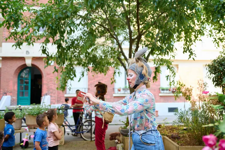 La quatrième édition du festival Regard Neuf 3 se tient du 12 au 22 juin 2025. Ce festival culturel gratuit est organisé tous les 2 ans par les organismes Hlm du 93 et coordonné par l’AORIF (l’association des organismes de logement social d’Ile-de-France).